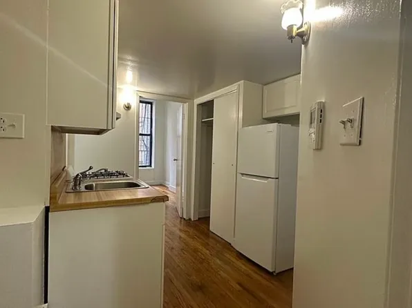 221 East 32nd Street image 1 of 14