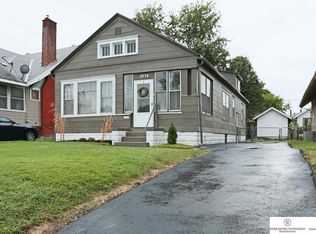 2874 Whitmore St, Omaha, NE 68112