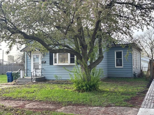 763 14th Ave S, Clinton, IA 52732