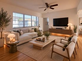 781 SW 11th St, Miami, FL