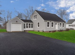 139 Nausauket Rd, Warwick, RI 02886