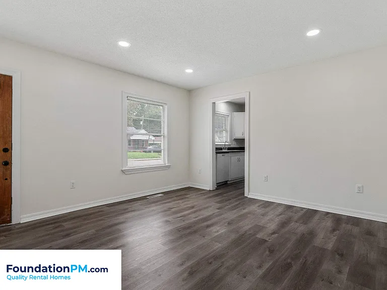 3749 Rhea Ave — Photo 9