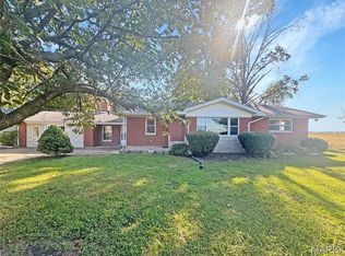 9506 B Rd, Valmeyer, IL 62295