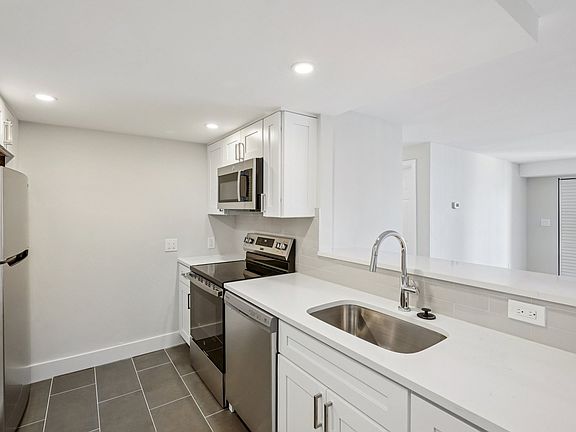 2nd image of 16 Elmer St #99a1f23f5