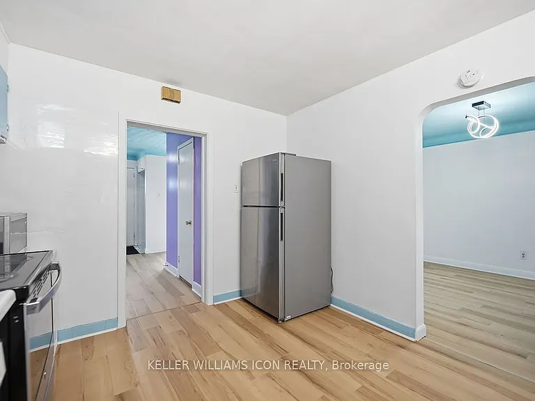873 Woodroffe Ave — Photo 19