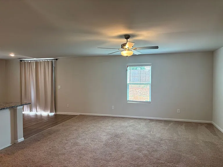 329 Aniston Ln — Photo 3
