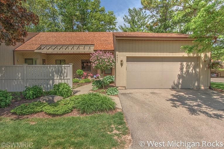 1st image of 6627 Bella Vista Dr NE