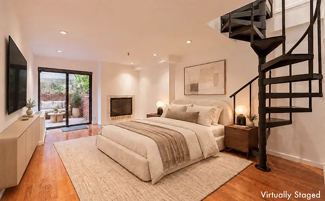 Bedroom, photo 1