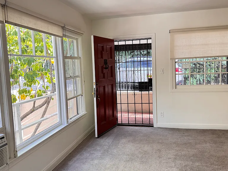 2068 Paramount Dr — Photo 5