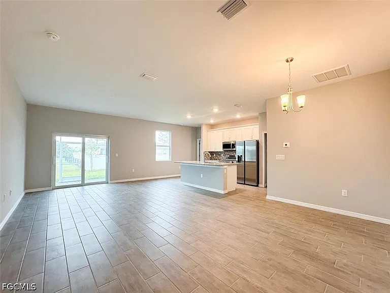 512 NW 25th Ave — Photo 9