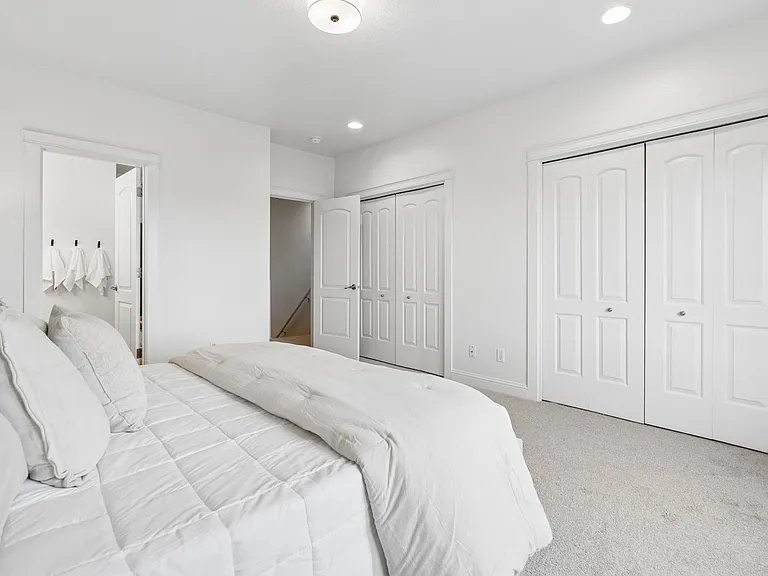 4830 SW View Point Ter — Photo 18