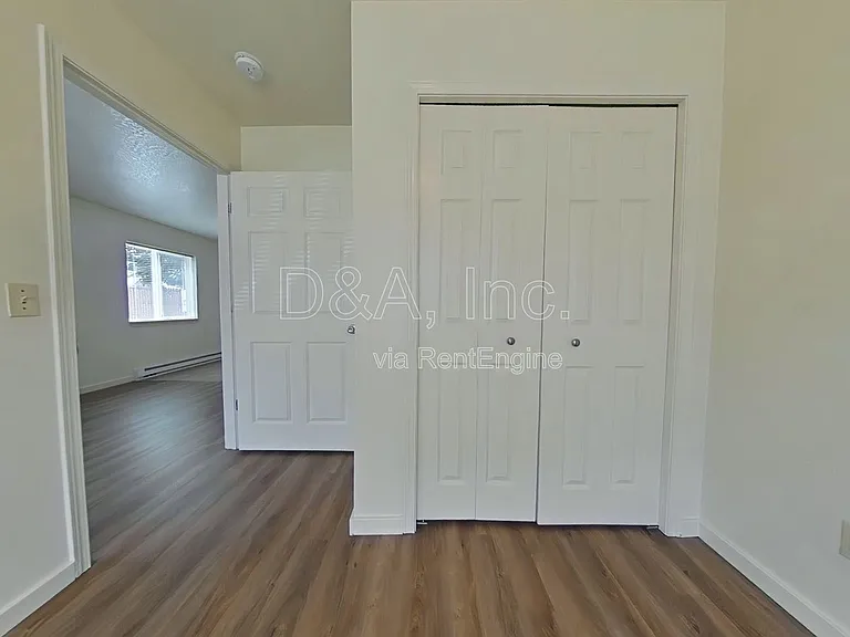 725 SW 13th St #5 — Photo 6