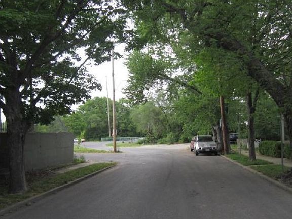 3rd image of 404 Montgall Ave