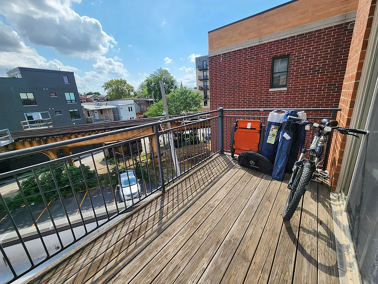 2318 N Milwaukee Ave #303 — Photo 9