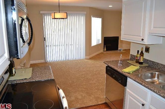 1st image of 18408 Hatteras St Unit 41