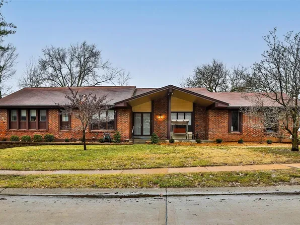 14442 Corallin Dr, Chesterfield, MO 63017