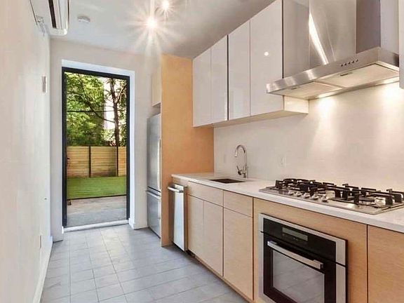2nd image of 137 Nelson St #B1