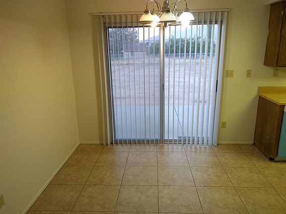Dining area off kitchen