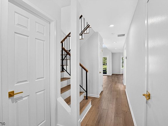 2nd image of 70 Village Cir