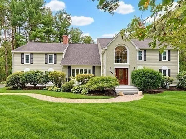 66 Farrington Ln, Marlborough, MA 01752