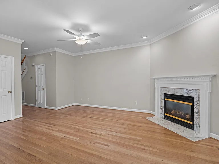 4611 Asterwood Dr — Photo 7