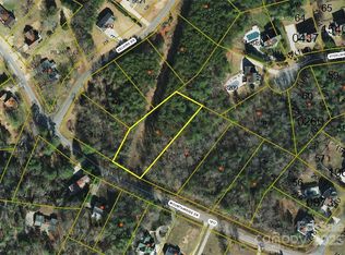 6210 Mountainside Dr, Hickory, NC 28601