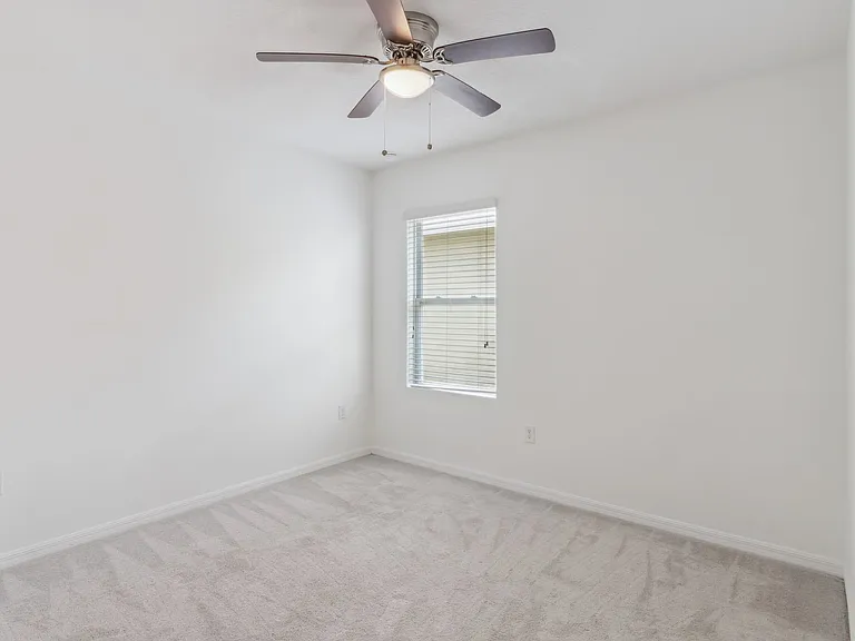 4257 Roberta Dr — Photo 16
