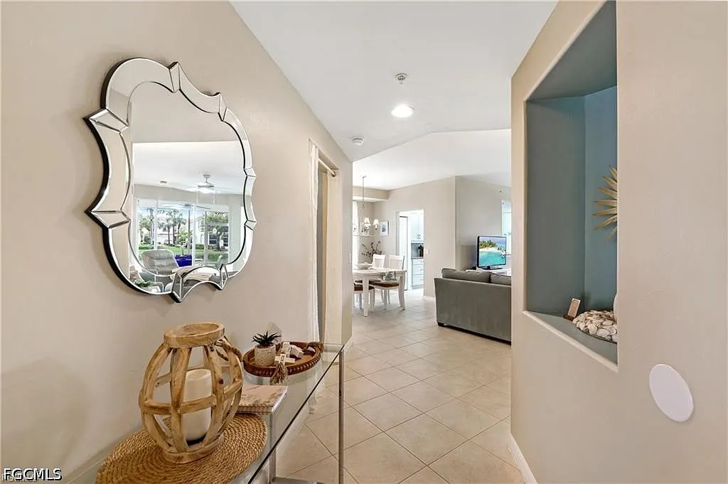 2 bed, 2.0 bath, 1378 sqft, $3,950 — Photo 4