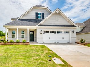2022 Hidden Lakes Dr, Opelika, AL 36801