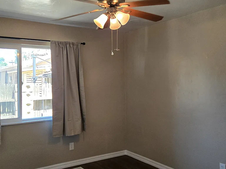 1125 S Mountain St — Photo 4