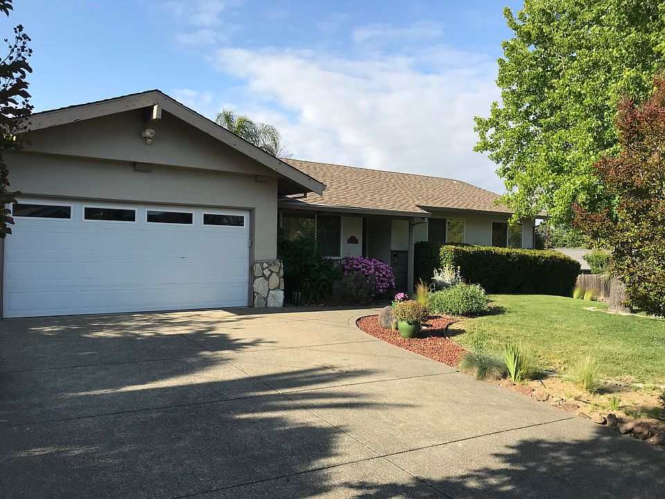 1st image of 14 Santa Maria Dr