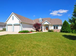 709 Bass Dr, Waterford, WI 53185