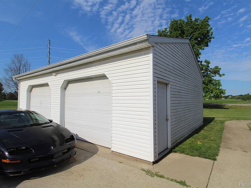 2568 Valentine Rd, photo 4