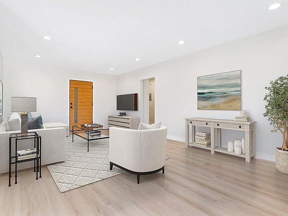 2nd image of 2027 Vista Del Mar St #4