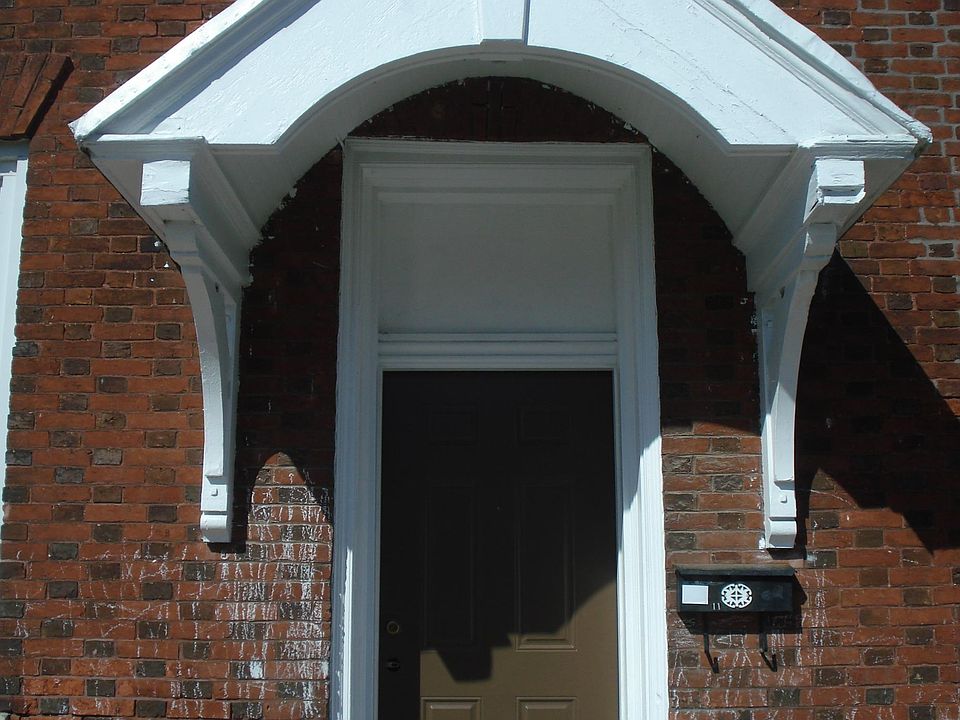 Private Entrance