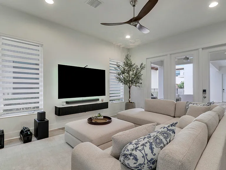 5029 Grandiflora Rd — Photo 34