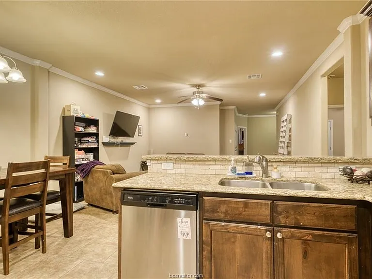 3114 Claremont Dr — Photo 11