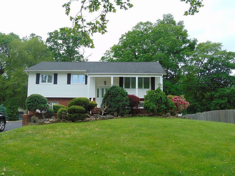 1st image of 21 Highland Dr