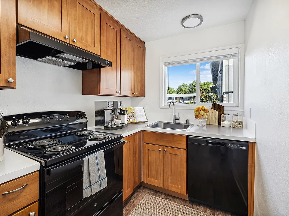 Alturas Vose Townhomes