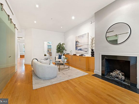 4th image of 1516 R St NW APT 3