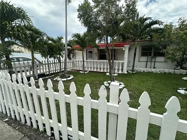1215 S 24th Ave — Photo 15