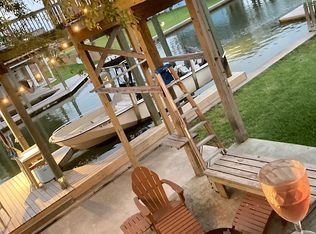 16631 Bermuda Way, Jamaica Beach, TX 77554