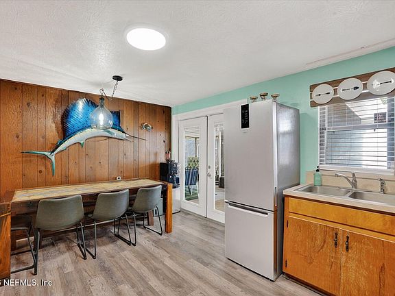 3rd image of 5229 SAGINAW Avenue