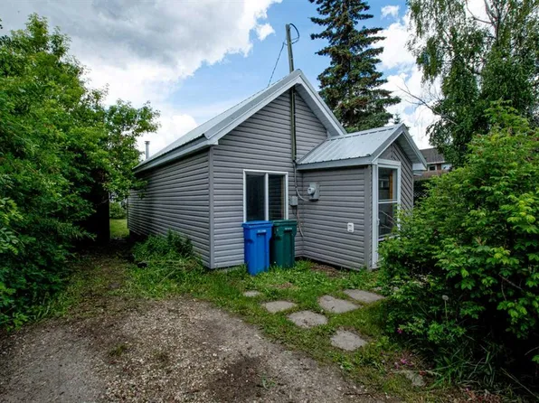 206 N 7th St, Beaverlodge, AB T0H 0C0