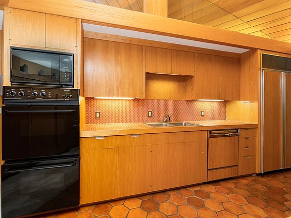 5th image of 3606 White Pine Way