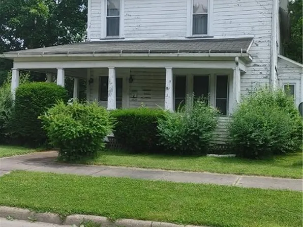 541 E Canal St, Newcomerstown, OH 43832