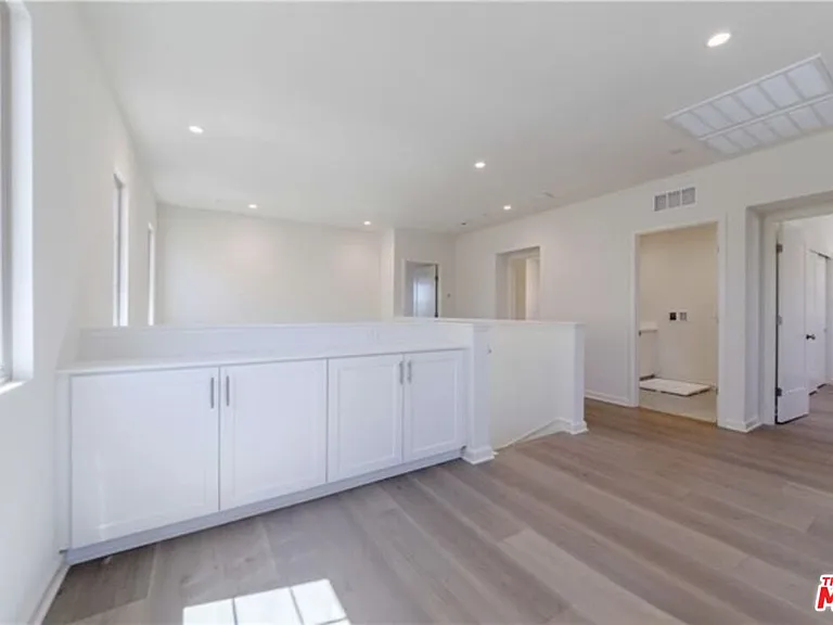 113 Escala — Photo 15