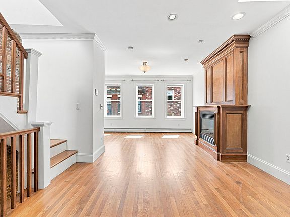 3rd image of 150 Salem St APT 4