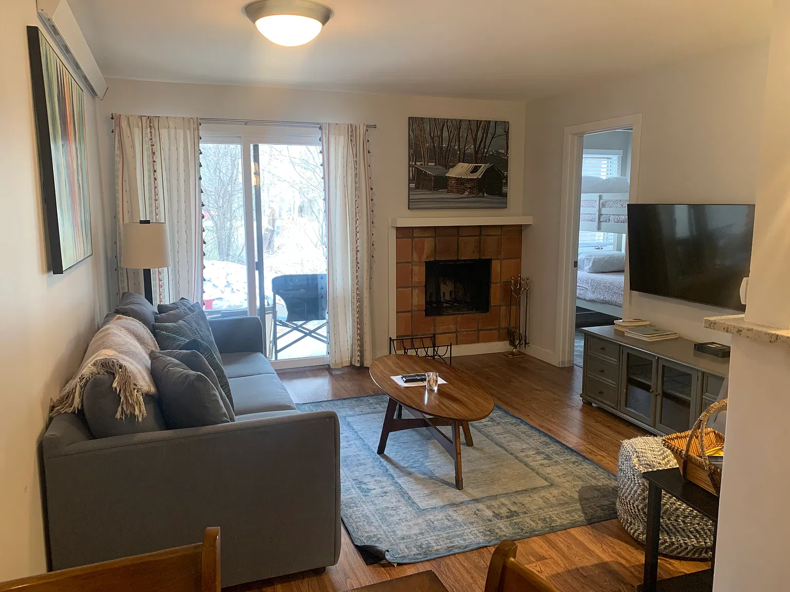 2 bed, 800 sqft, $4,000 — Photo 4