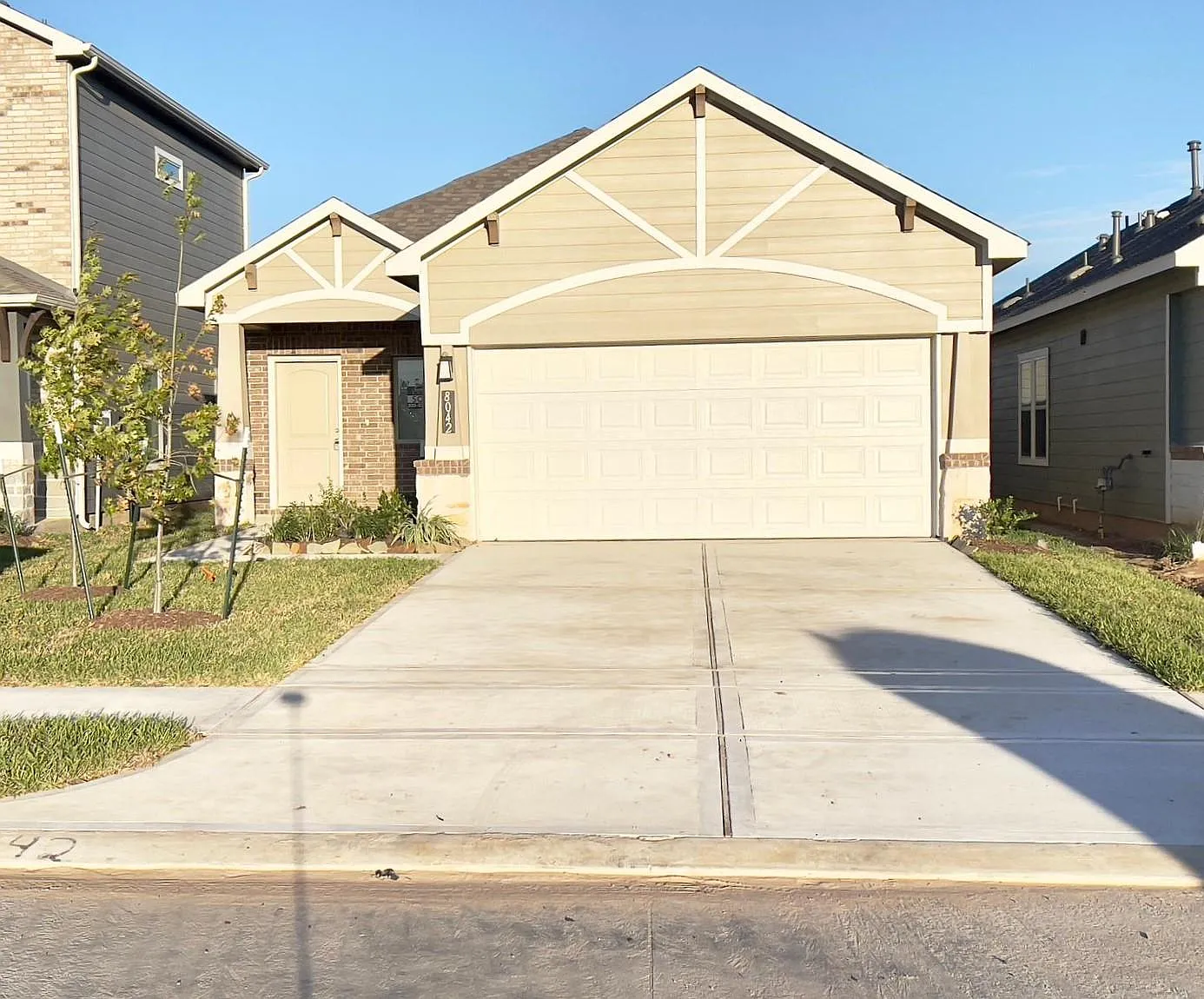 3 bed, 1596 sqft, $2,300 — Photo 1
